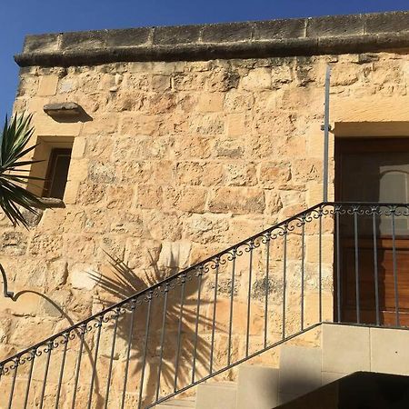 Studio Apartment With Pool In House Of Character. Birkirkara Exterior photo