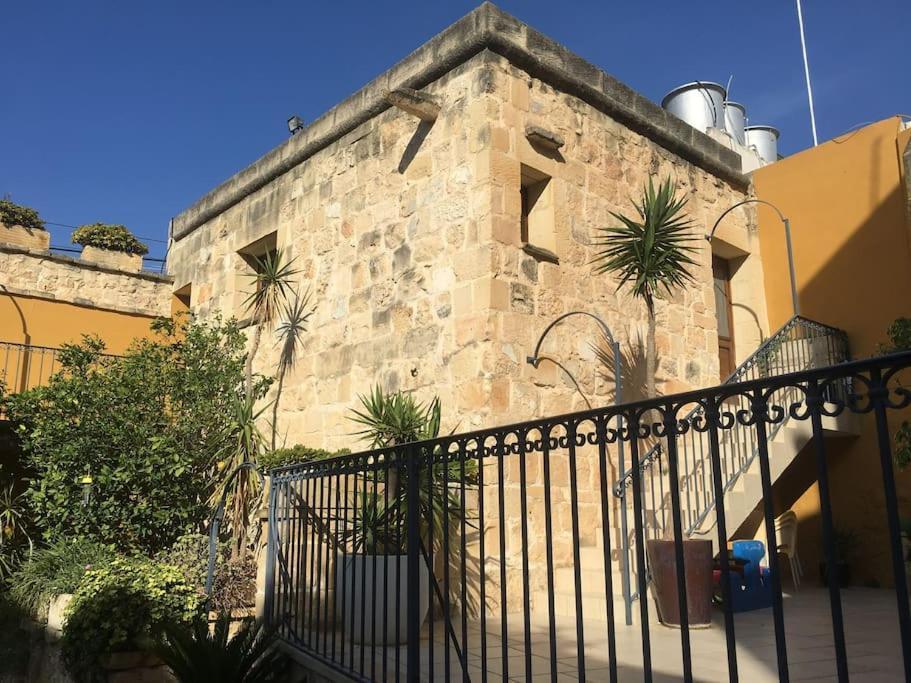 Studio Apartment With Pool In House Of Character. Birkirkara Exterior photo